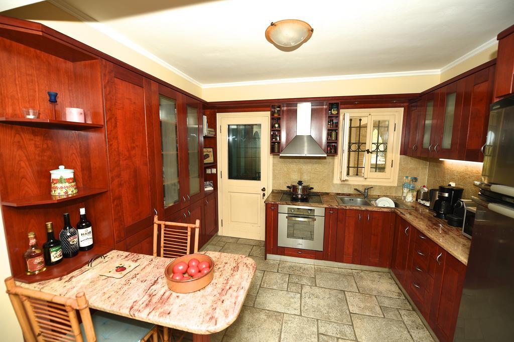 Antonia Beachfront Villa Лефкими Экстерьер фото