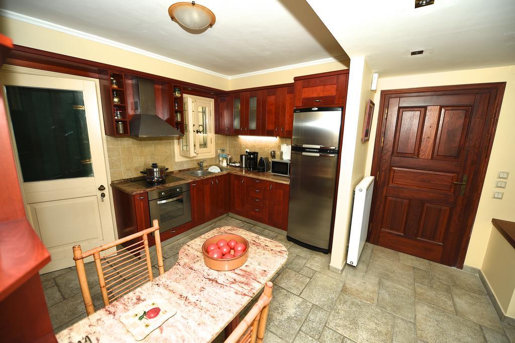 Antonia Beachfront Villa Лефкими Экстерьер фото