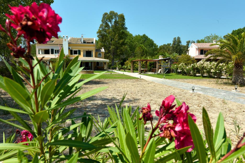 Antonia Beachfront Villa Лефкими Экстерьер фото