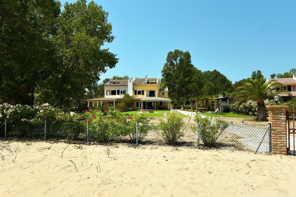 Antonia Beachfront Villa Лефкими Экстерьер фото